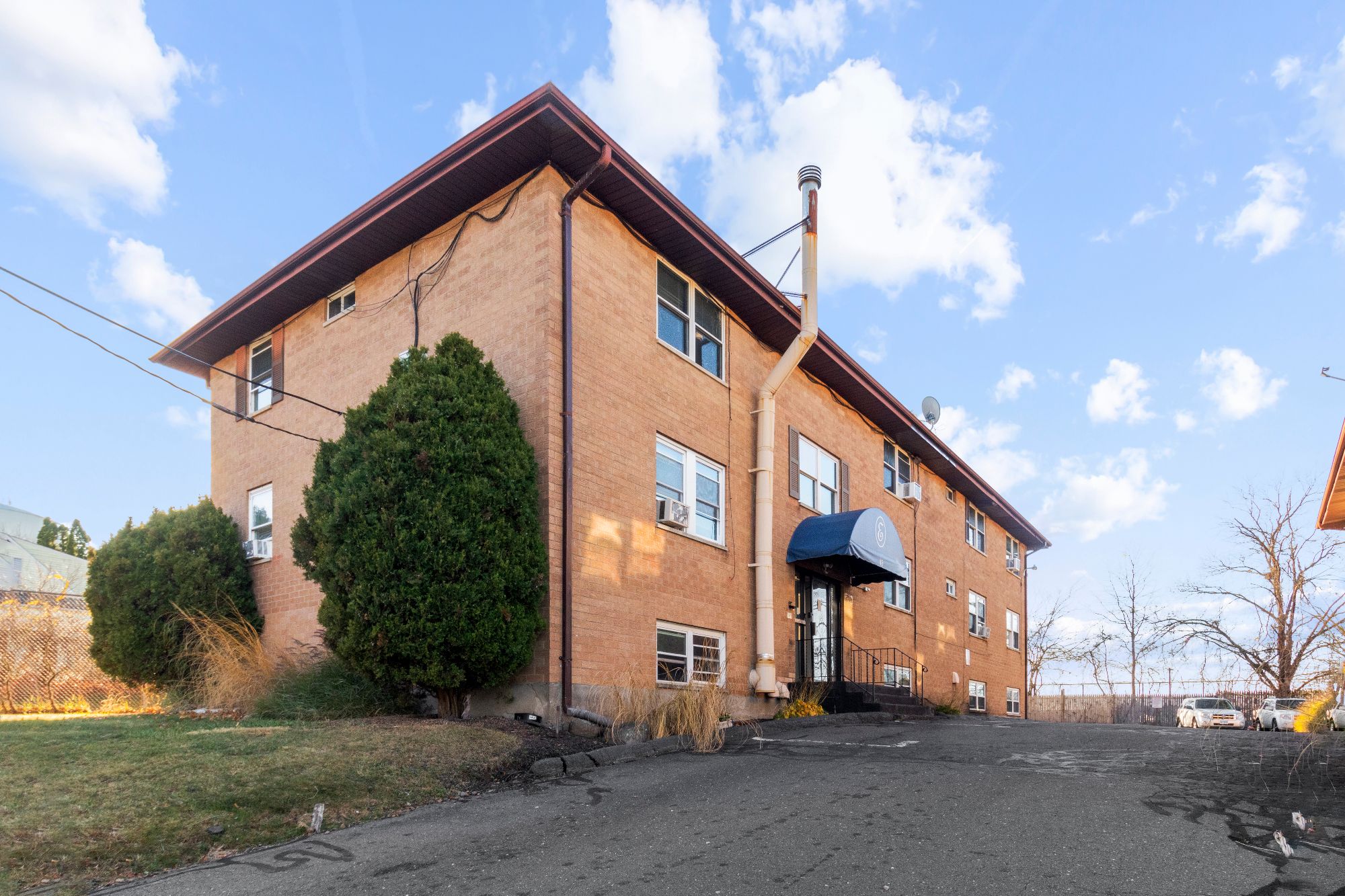 45 Elam Street apartment building in New Britain, Connecticut